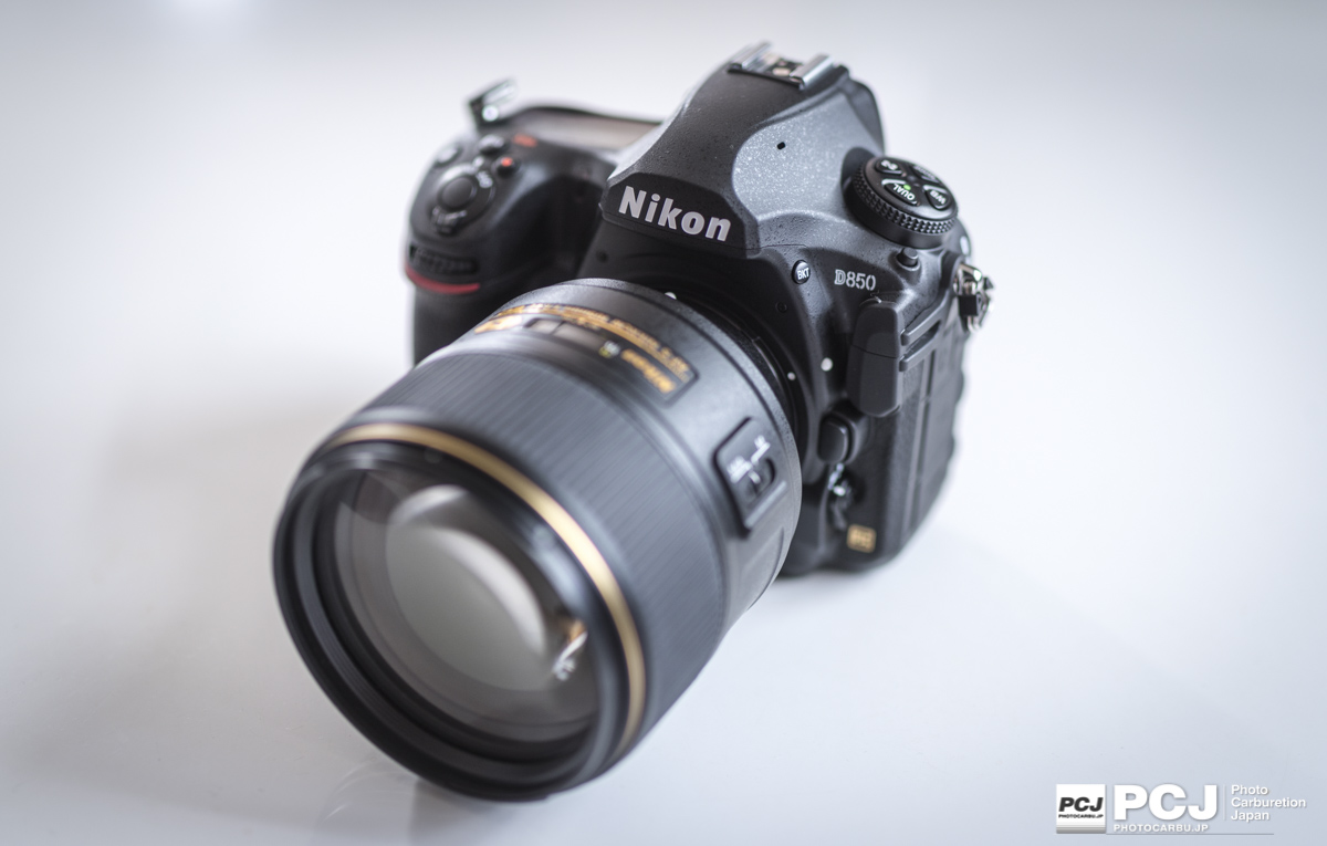 全体的にパット見はD810と変わりないです。ペンタ部分にフラッシュがなくなったのでスッキリしました