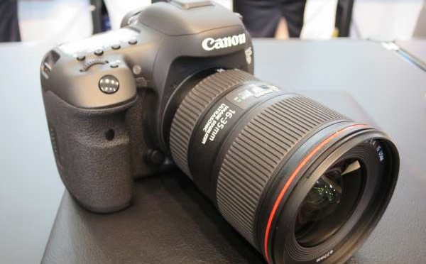 キヤノンのフラッグシップ「EOS 7D Mark II」の注目のポイントはココだ!