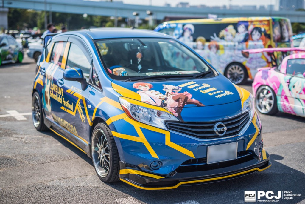 ミニバンも痛車に!