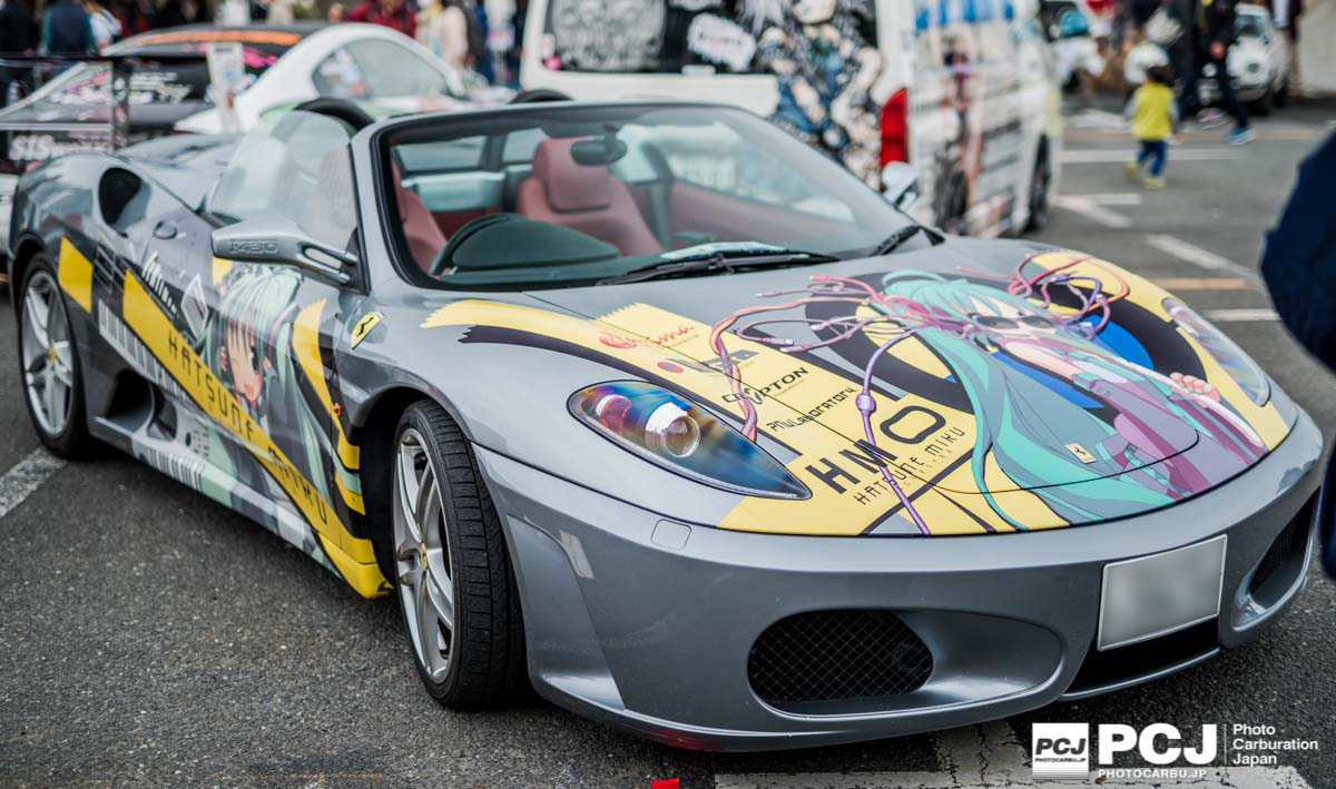 痛車も集まっていました。フェラーリ。結構有名な車両ですね。ミク仕様