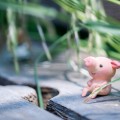 このフィギュアはコハルさん。大きな鼻とちょこんと座っているのがかわいい。