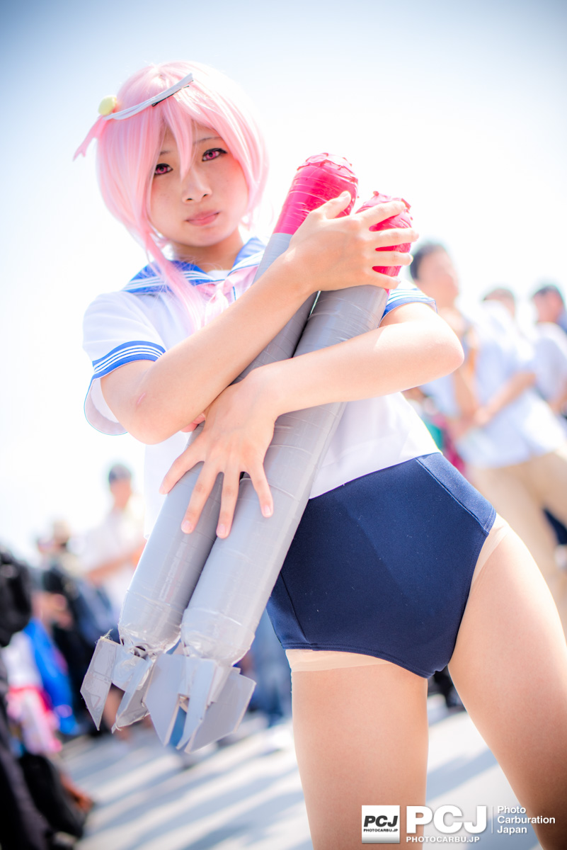 手に持った魚雷!とっても良く出来てます。フィンの部分がちゃんと再現されてる