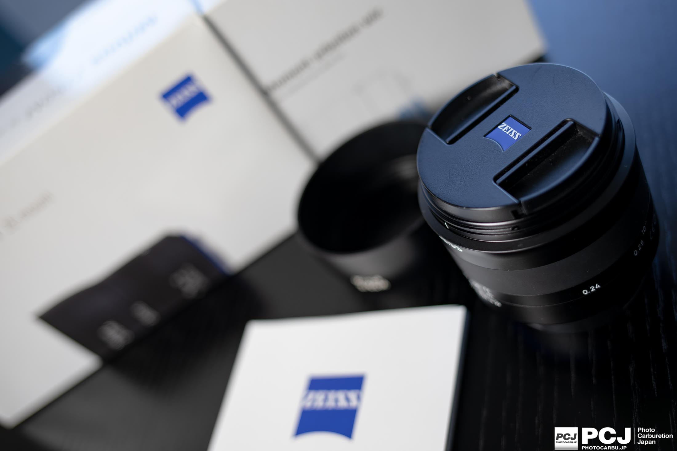 ZEISSの青が光ります