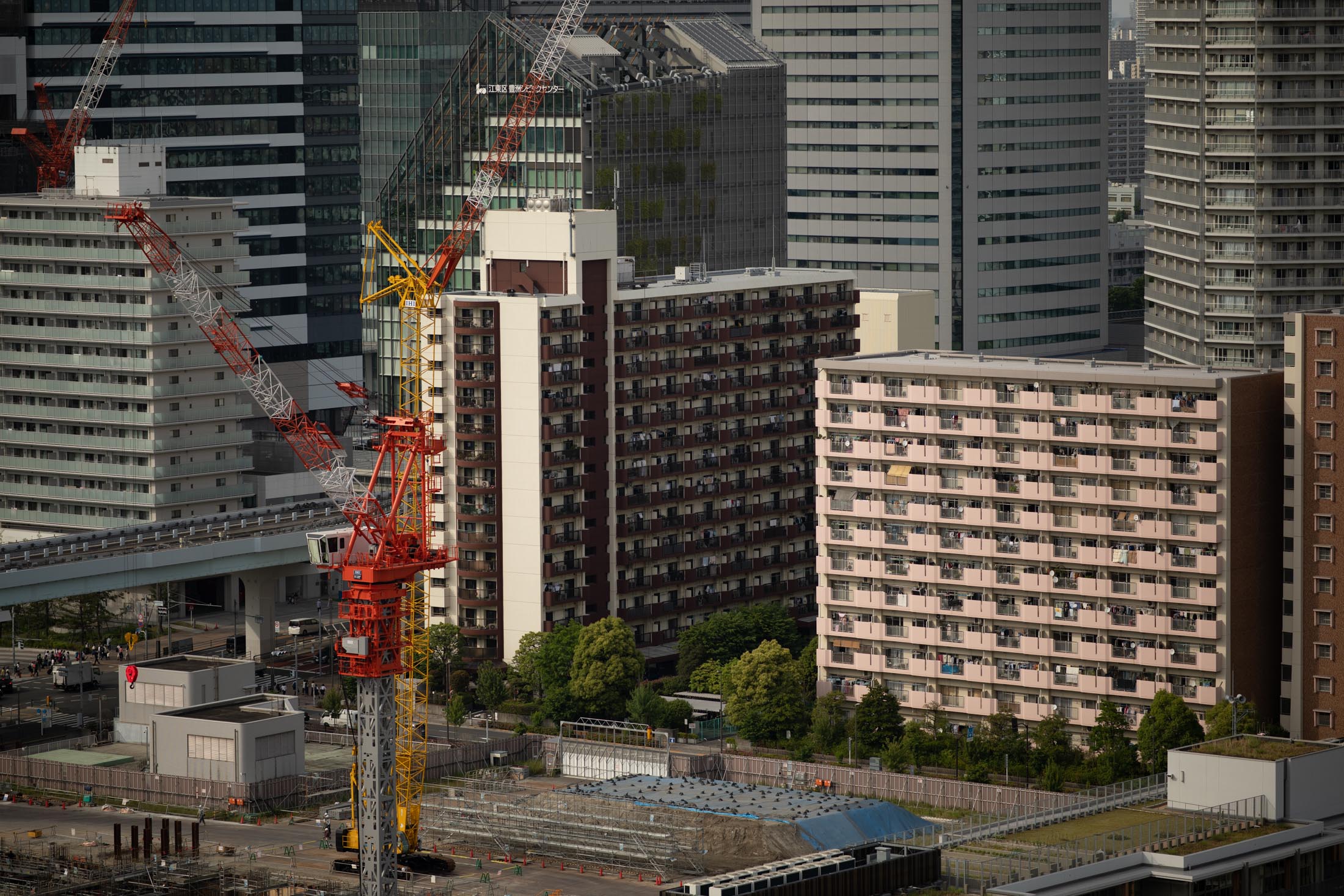 遠景のF2