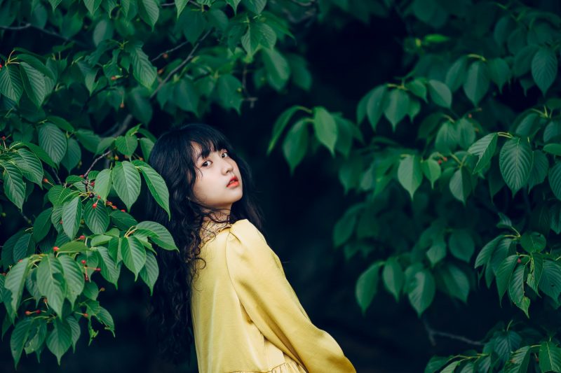 黄色
